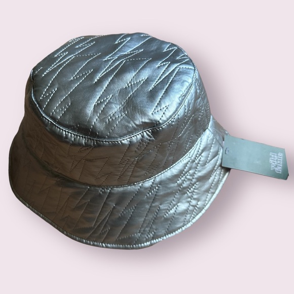NWT Women’s Wild Fable Silver Metallic Lightening Embroidered Bucket Hat - Picture 2 of 7
